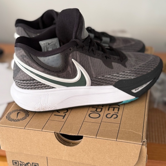 Nike Other - Nike Kyrie 8 Orca Youth Basketball Shoes Size 5Y NWT